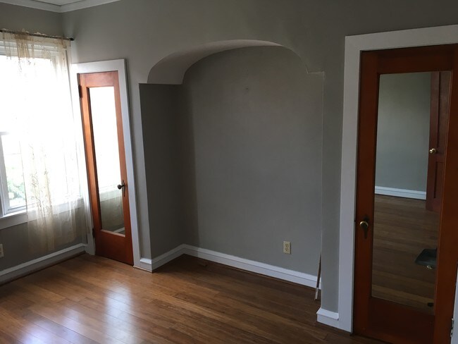 Master Bedroom - 1912 S Hicks St