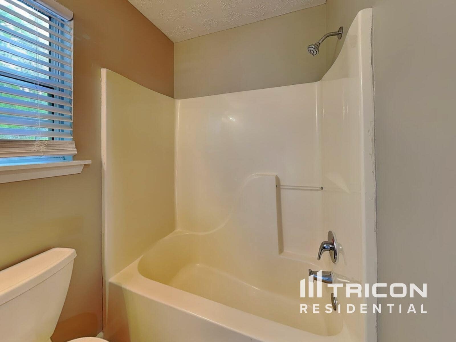 Building Photo - 2340 Amber Hills Way