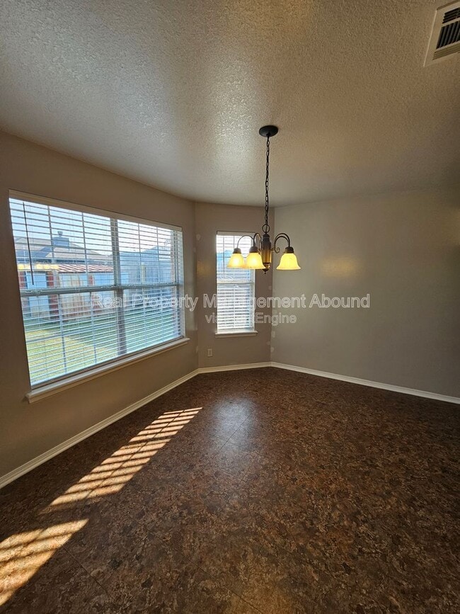 Building Photo - 11003 East 119th St N