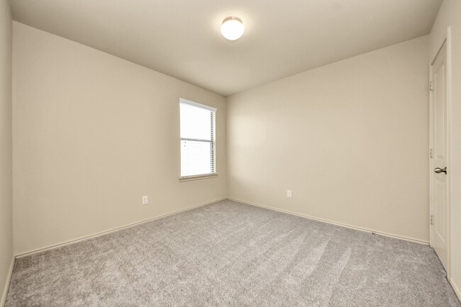 Building Photo - 2043 Naplechase Crest Dr