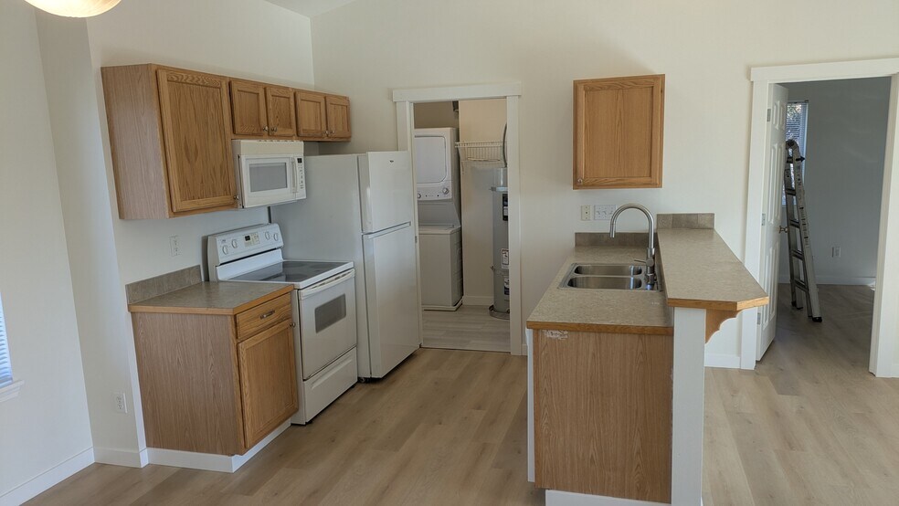 Building Photo - 1101 Bonneville Ave