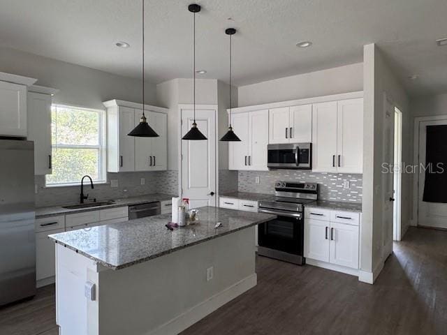 Building Photo - 2061 19th Ave SW