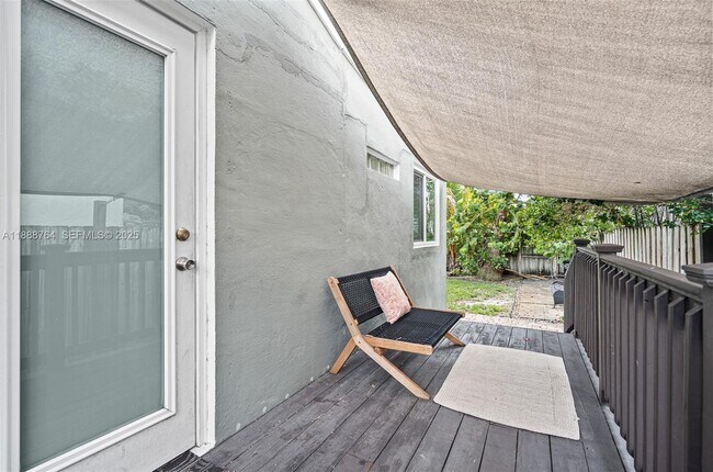 Building Photo - 1636 Arthur St