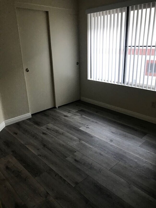 Building Photo - Rancho Meadows