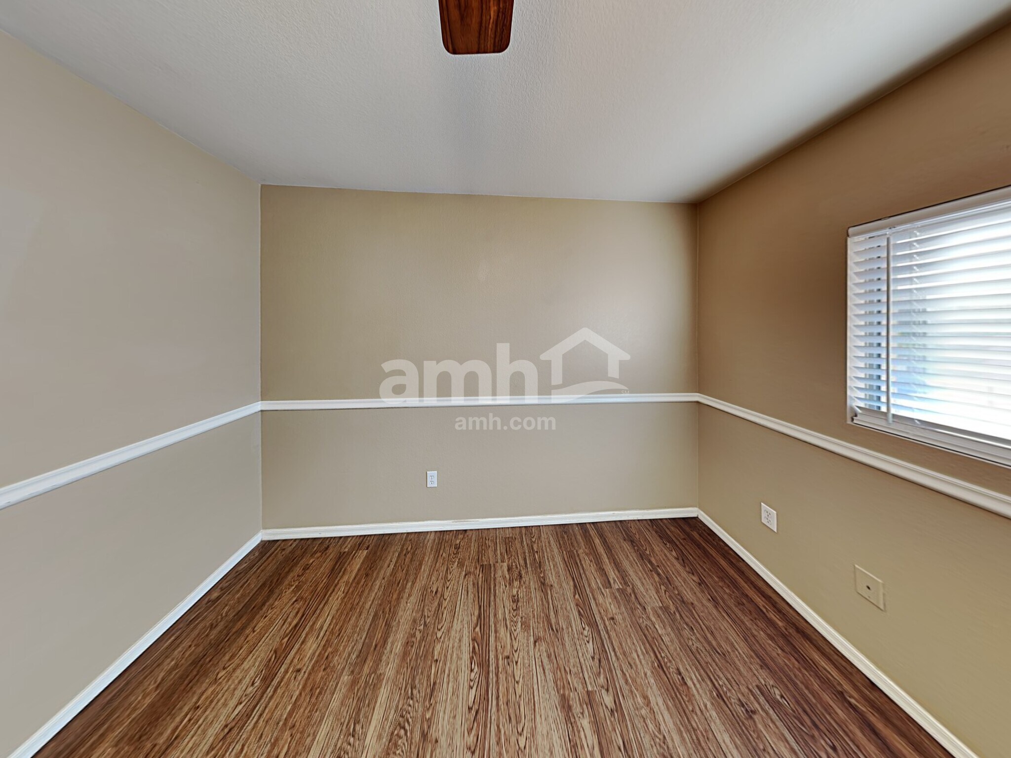 Building Photo - 8462 E Lindner Ave