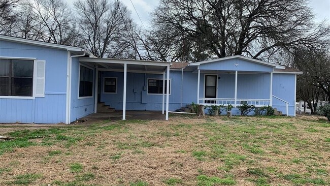 Building Photo - 201 Big Chief Dr