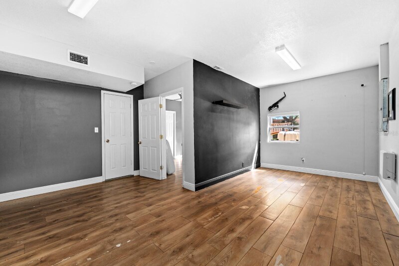 Building Photo - 3210 Acapulco Dr