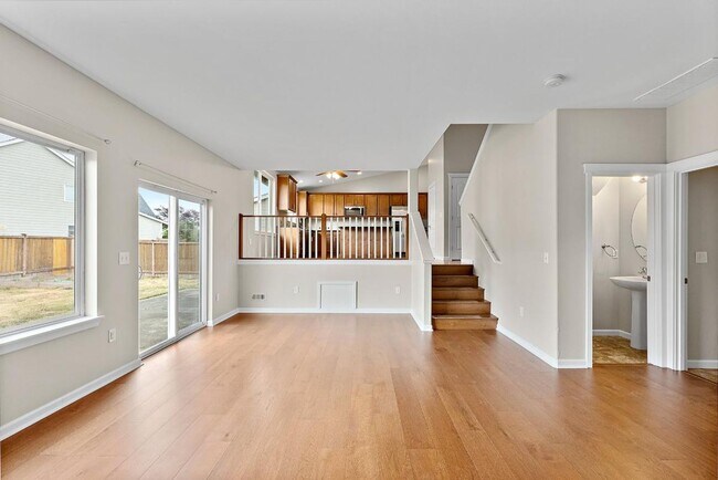 Building Photo - Bright & Spacious 4 Bedroom Home in Yelm f...