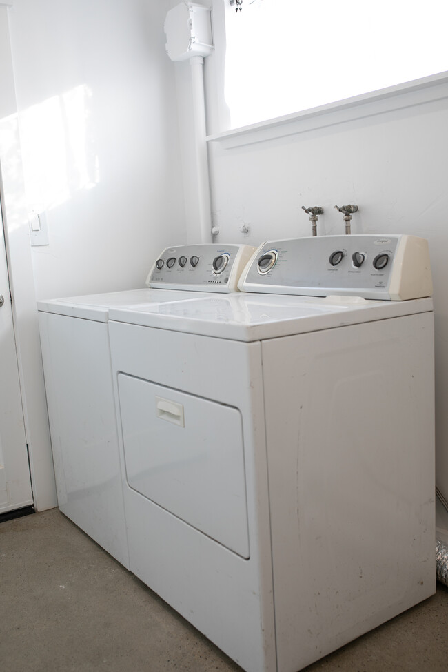 Dedicated/private washer dryer - 660 E Pine Ave