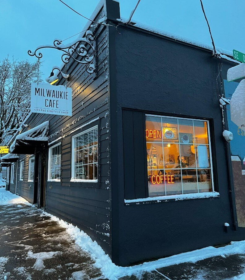 Building Photo - 3220 SE Rockwood St