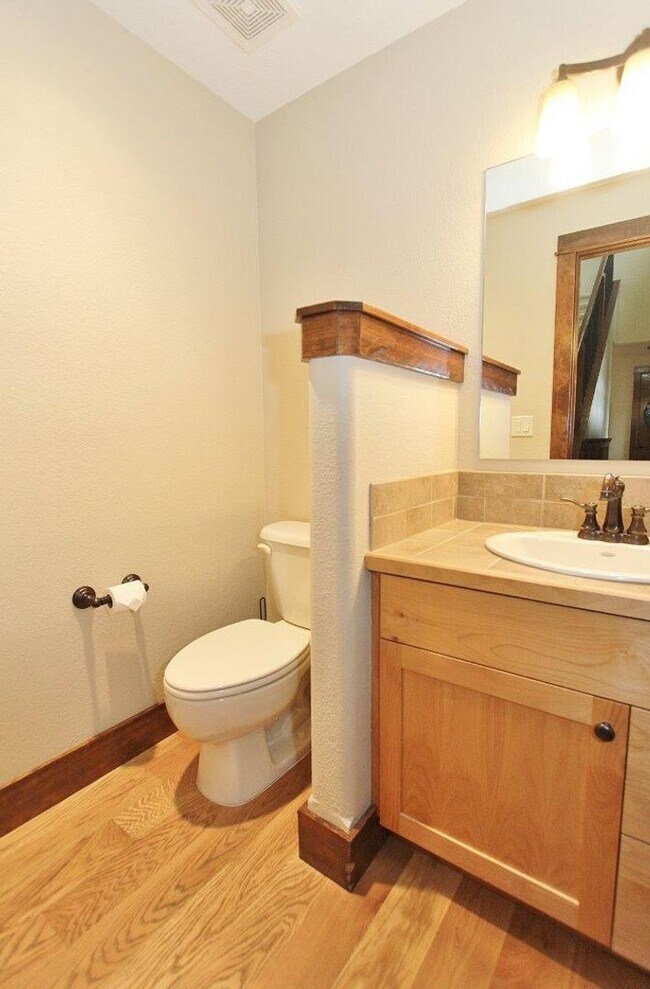 Building Photo - Patio Home in Downtown Eagle!