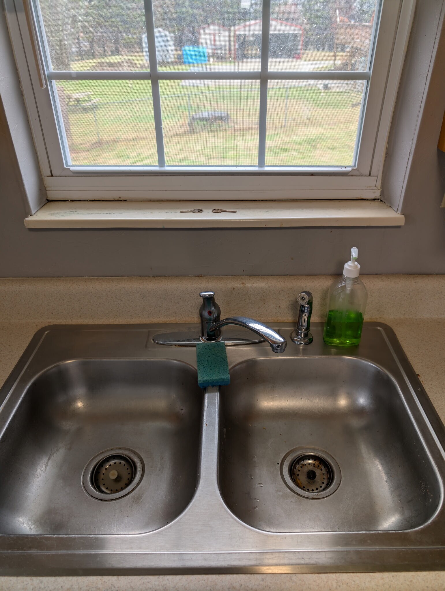 Building Photo - 204 Cherry Ln