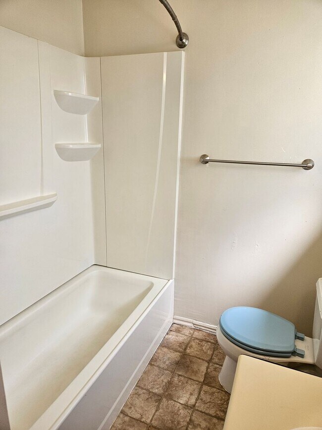 Building Photo - 51-53 W 1100 S