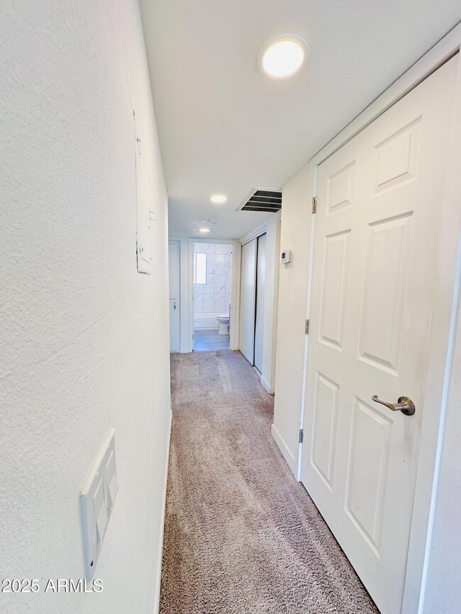 Building Photo - 4731 E Belleview St