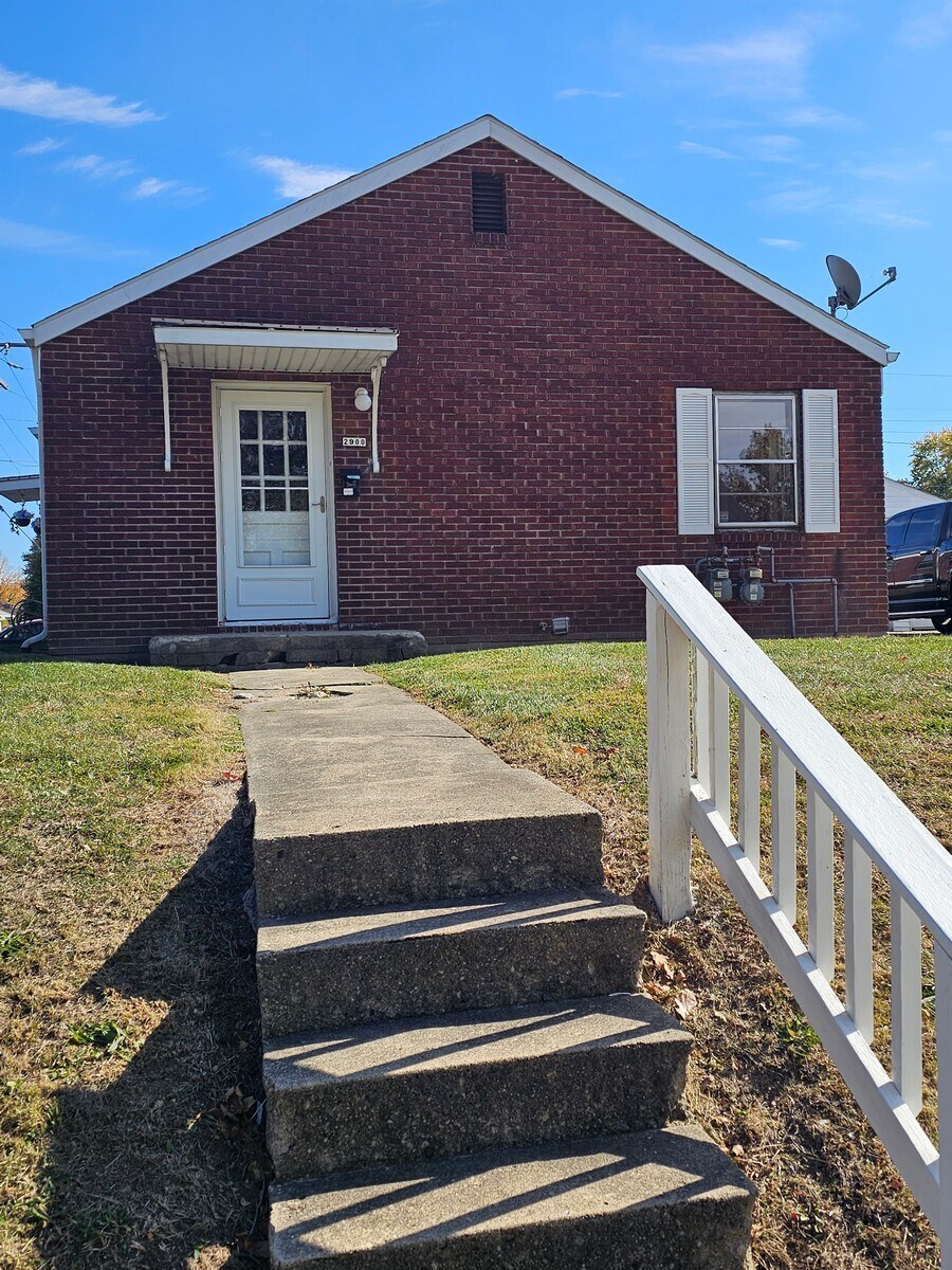 Building Photo - 2900 Sheridan St