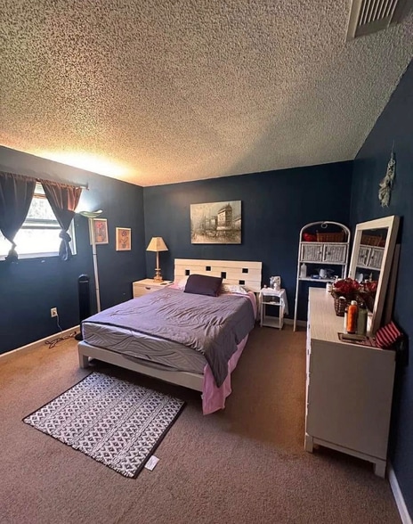 Building Photo - 257 S Fairbairn Dr