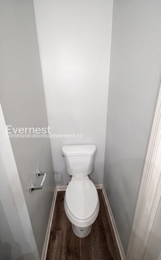 Building Photo - 7800 Park Ln