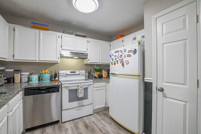 Building Photo - 356 Meadow Trace Dr