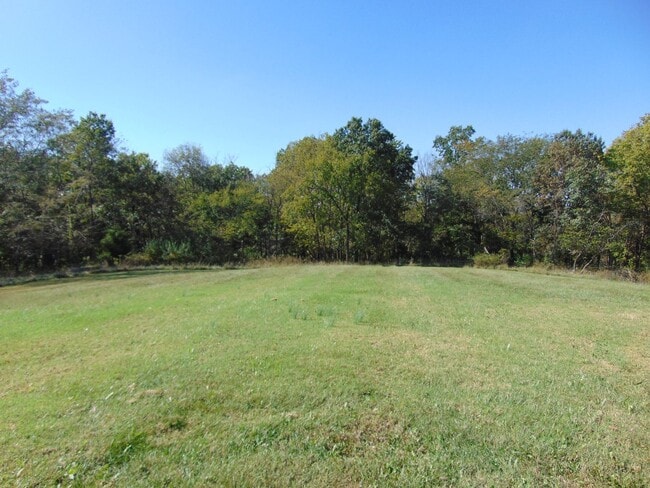 Building Photo - Majestic 3 Bed Mid MO Ranch!