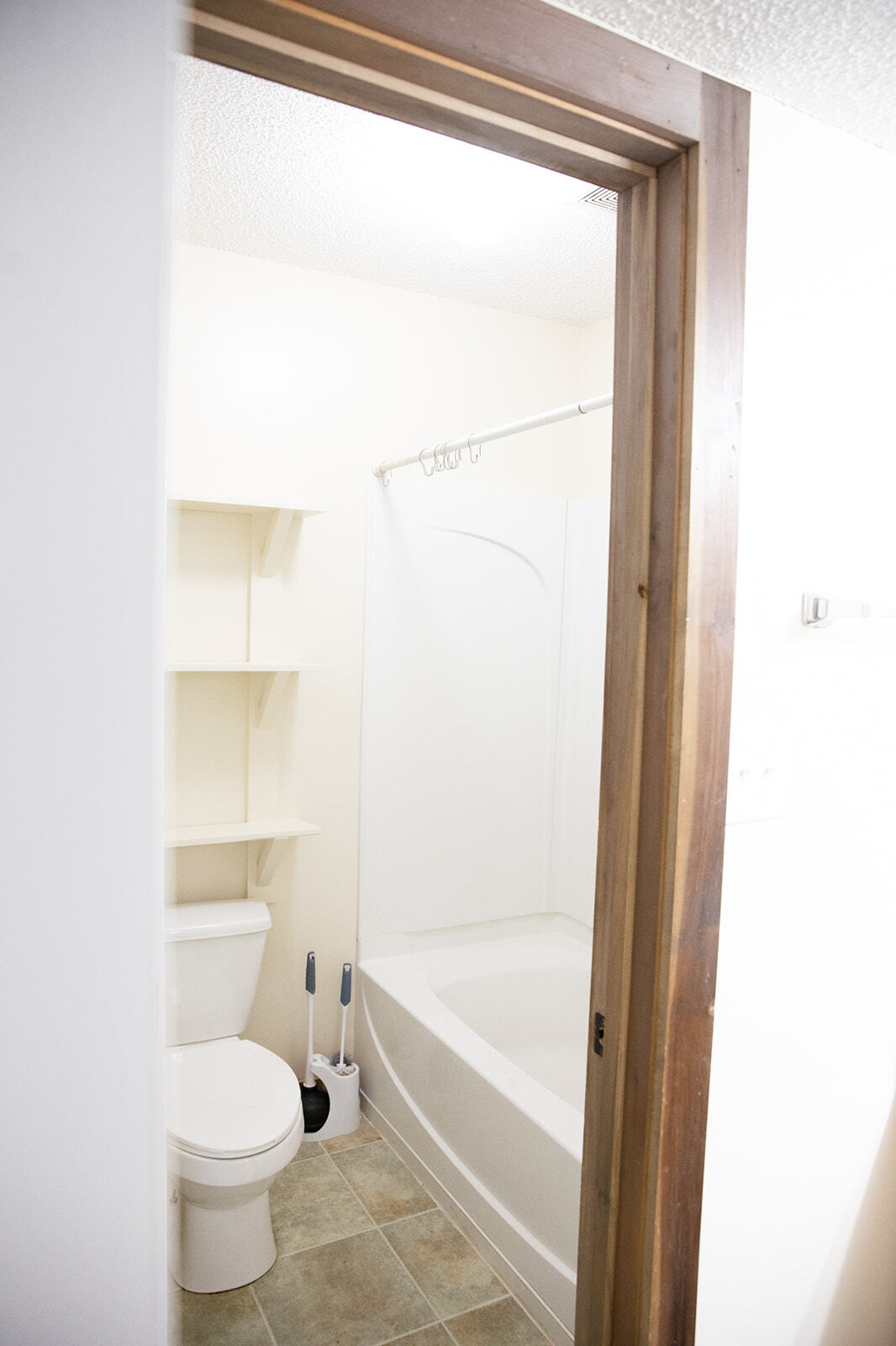 Primary bathroom - 16 Townview Dr