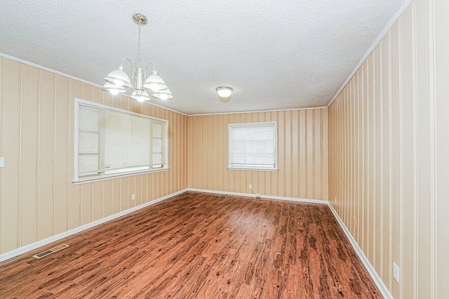 Building Photo - 158 24th St