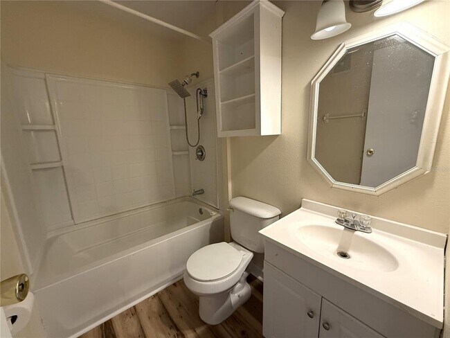 Building Photo - 1400 Gandy Blvd N