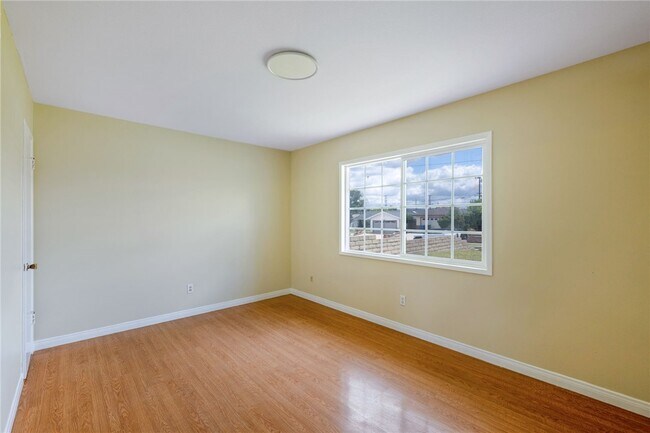Building Photo - 11833 Pounds Ave