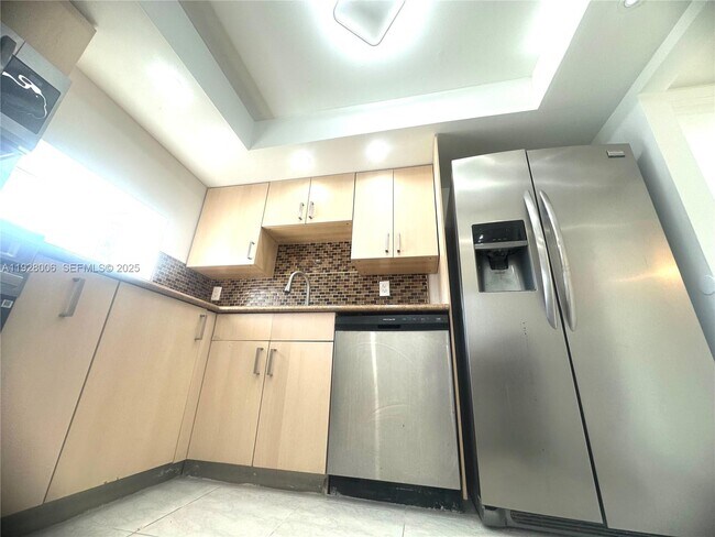 Building Photo - 250 180th Dr