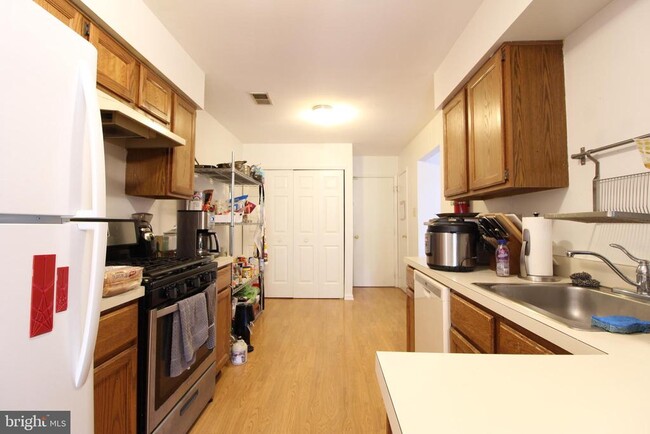 Building Photo - 30 Chicopee Dr