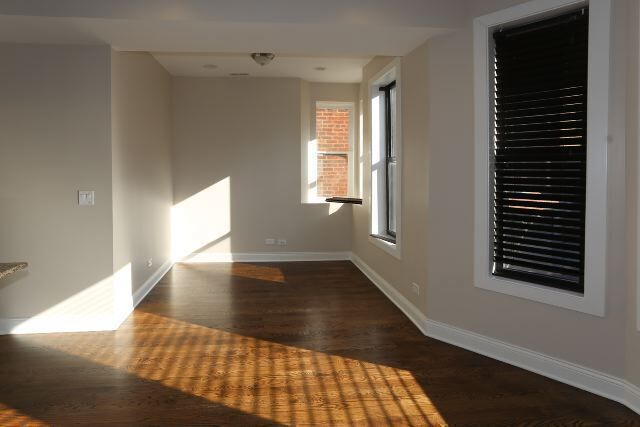 Building Photo - 1218 W Diversey Pkwy