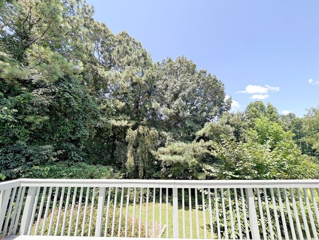 Building Photo - Beautiful 3 Bedroom Home