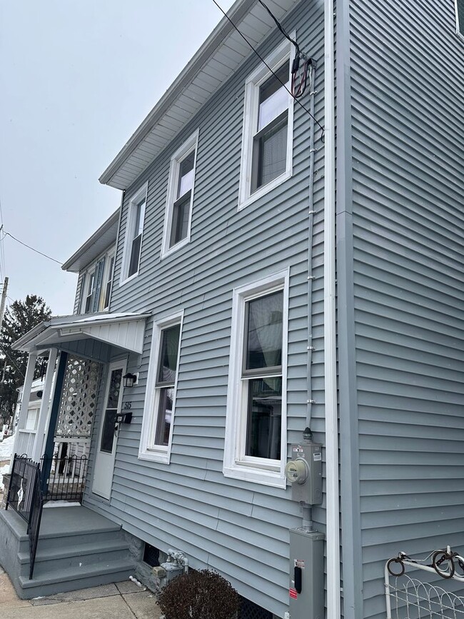 Building Photo - Lebanon City 3 bed- small dog allowed