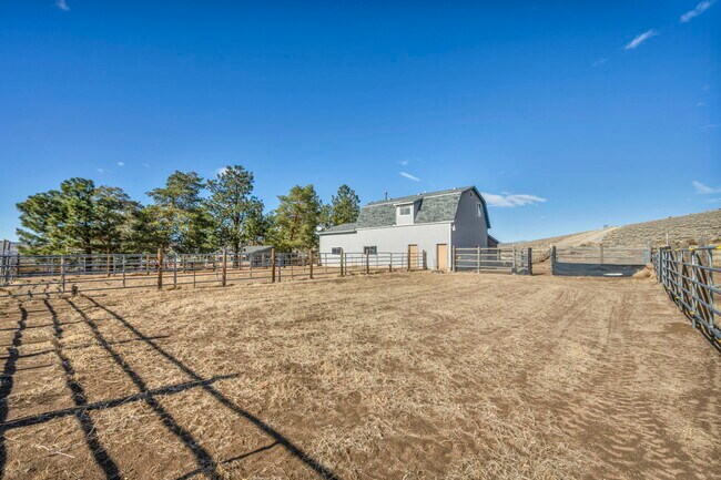 Building Photo - 30 El Caballo Trail