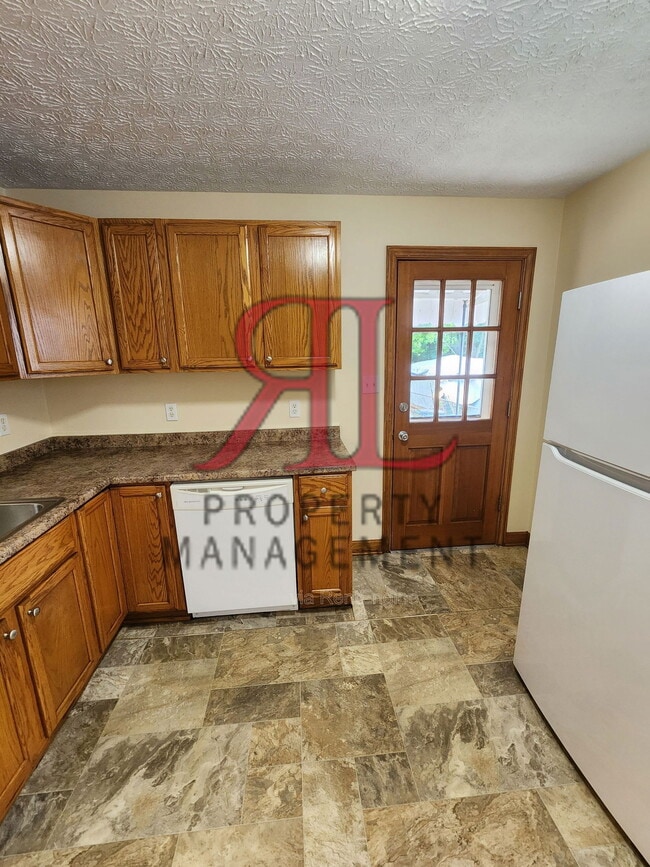 Building Photo - 156 Collingwood Ave