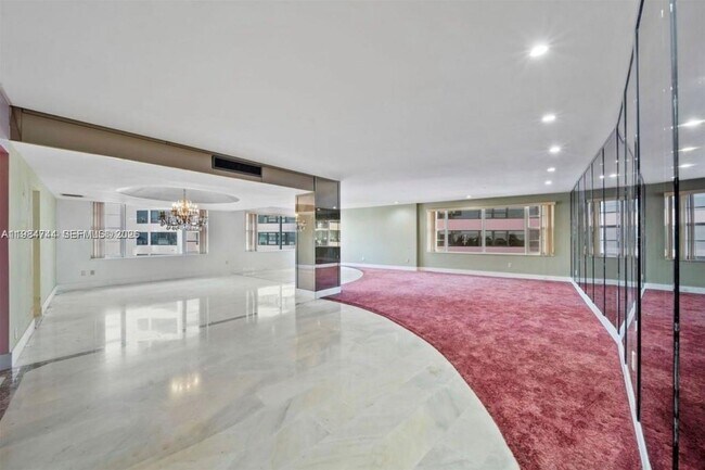 Building Photo - 5255 Collins Ave