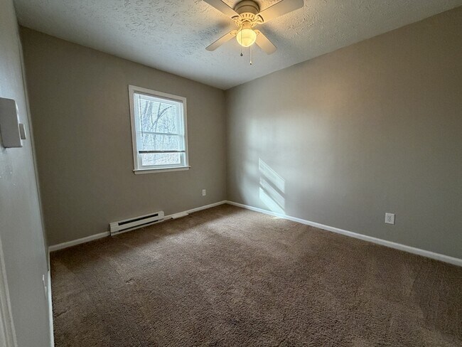 Building Photo - 187 Loch Ln