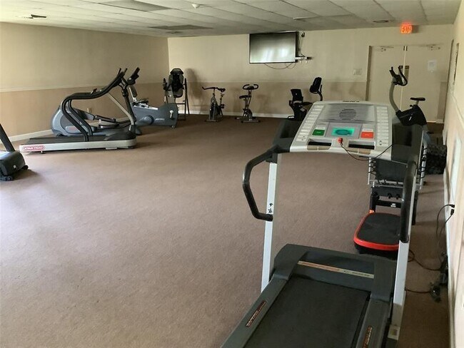 Building Photo - 8220 Sunrise Lakes Blvd