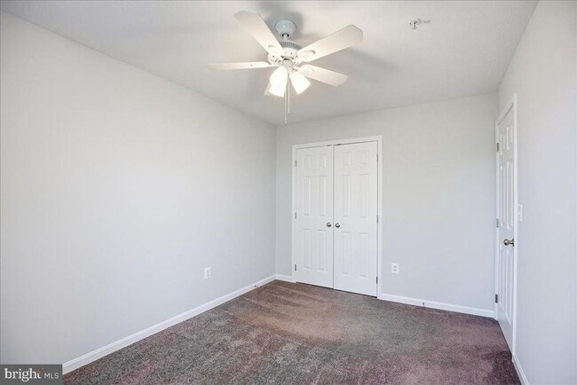 Building Photo - 8000 Delores Ct