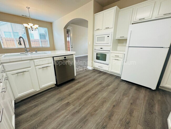 Building Photo - 4333 W Pinsapo Dr