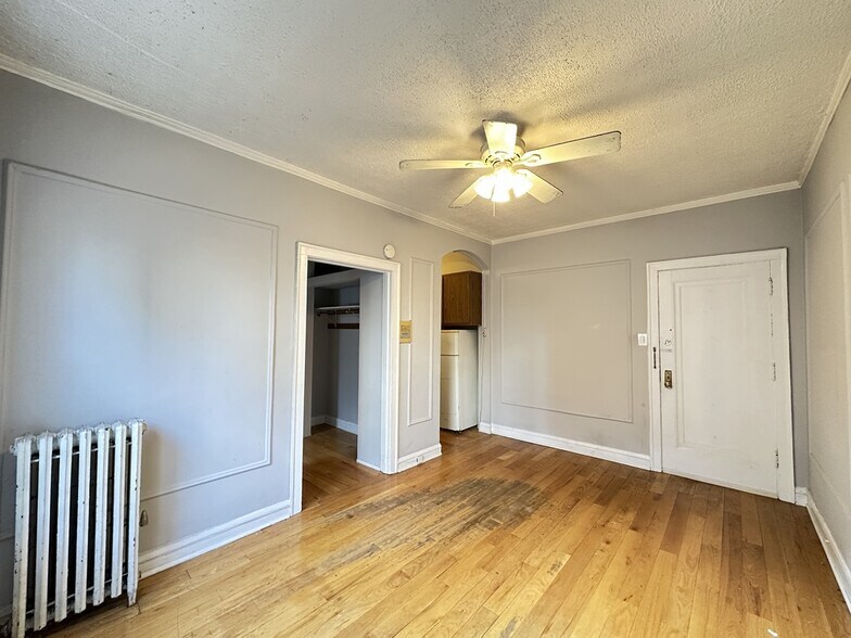 Building Photo - 2849 N Burling