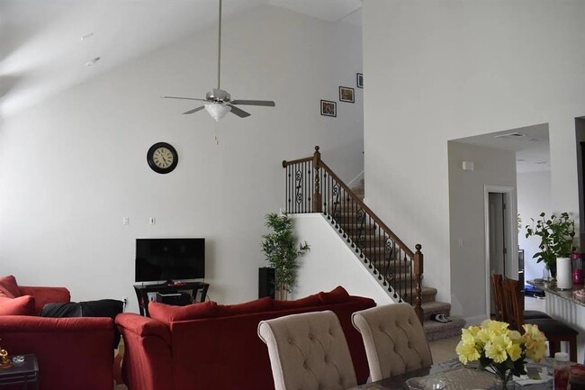 Building Photo - 1109 Sundrops St