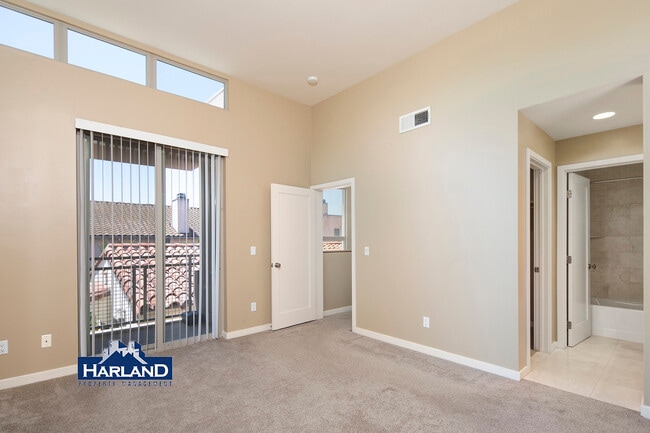 Building Photo - 3528-3538 Indiana Street Unit 3528-