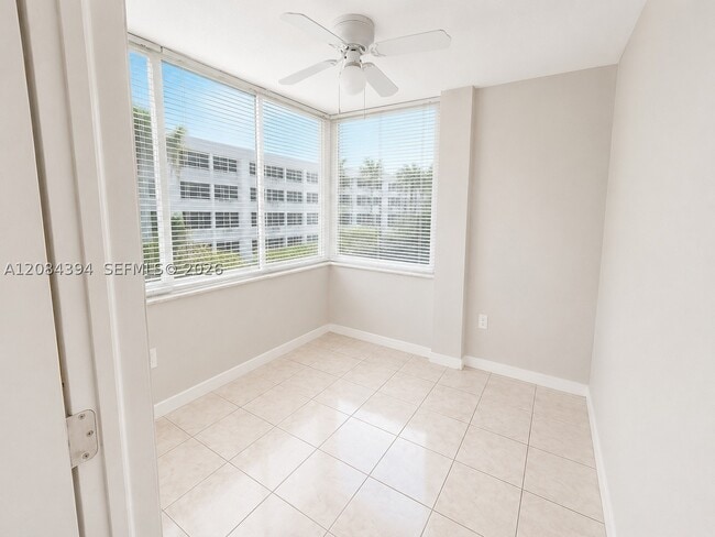 Building Photo - 250 180th Dr