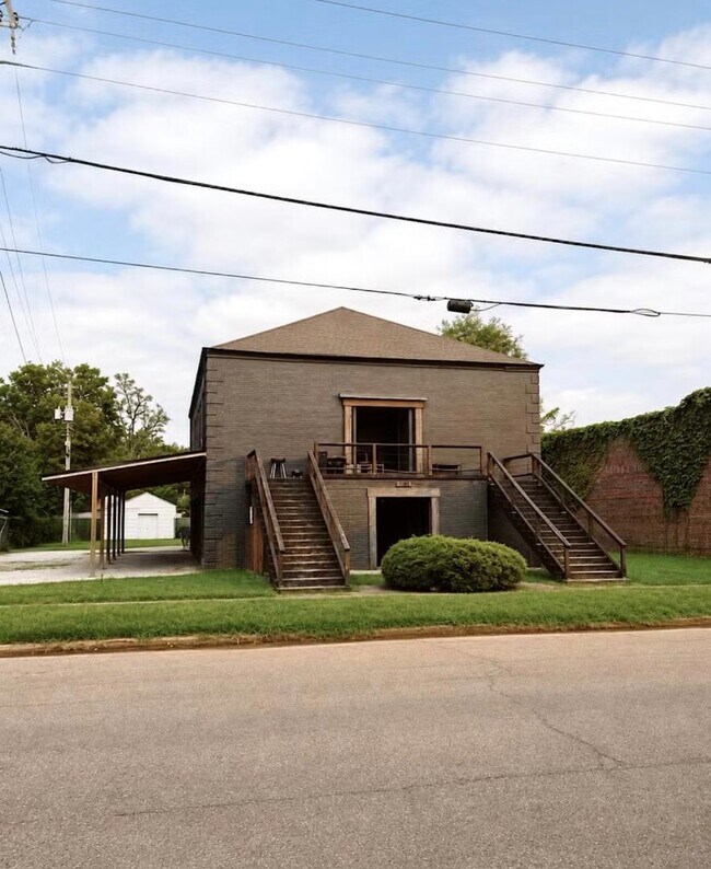 Building Photo - 110 S 21st St
