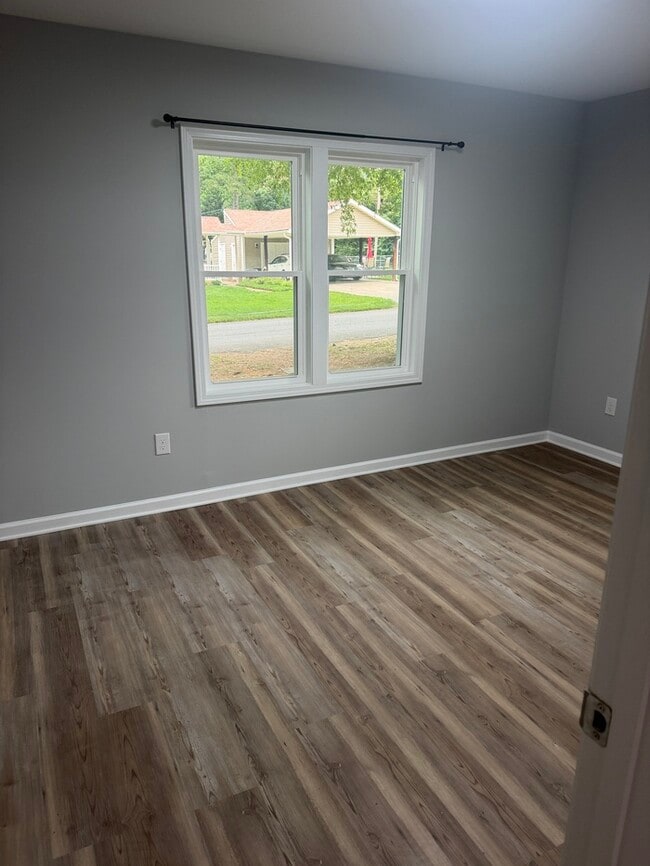 Building Photo - 307 Arey Ave