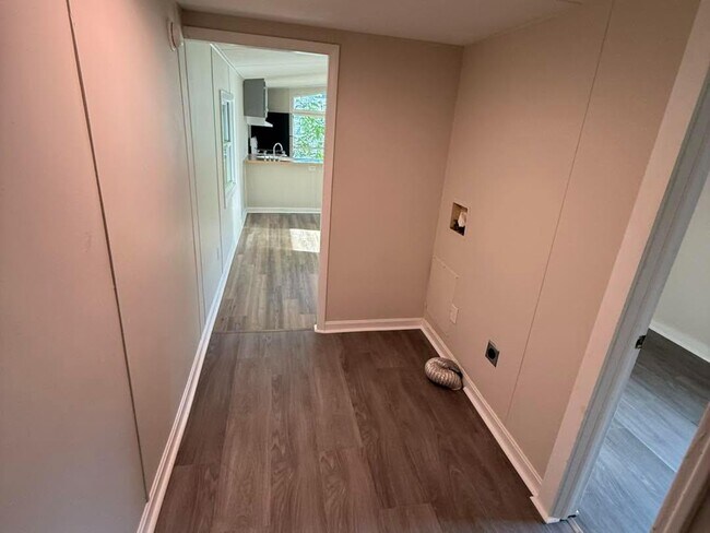 Building Photo - 7 Burts Way