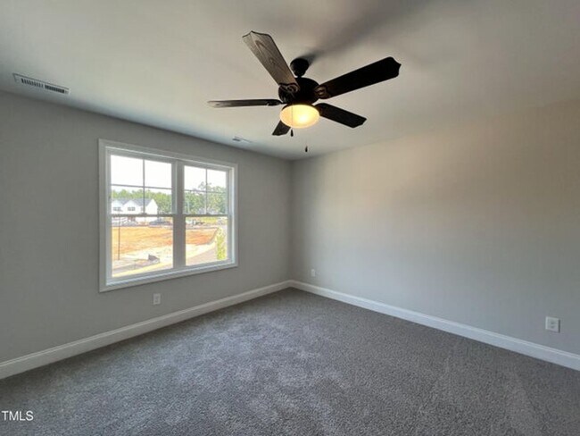 Building Photo - 21 Calluna Dr