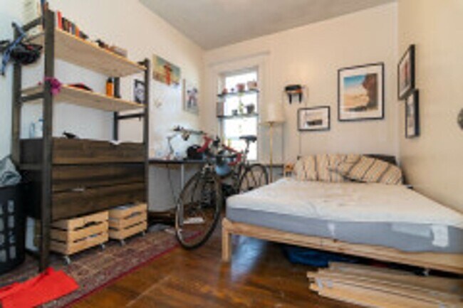 Building Photo - Updated BU West Campus / Packard's Corner 3 bed on Ashford St in Allston for Sept 2026!!!