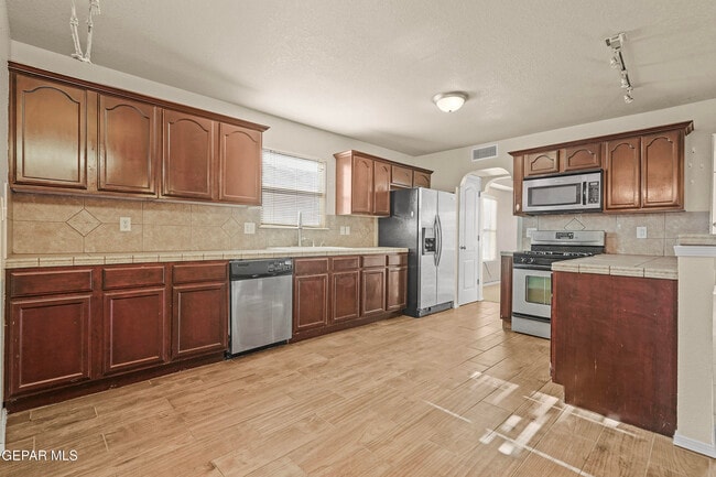 Building Photo - 3820 Tierra Campa Dr