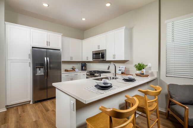 Building Photo - Calista Luxury Townhomes